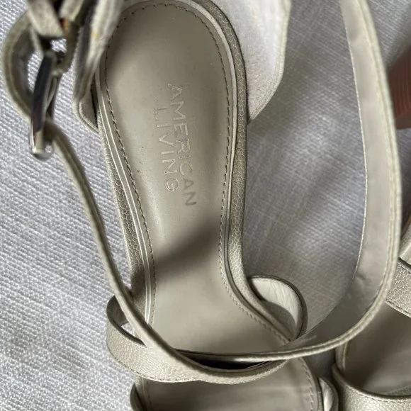 American Living gray sandals, size 7.5 (silver tone buckle) - Picture 4 of 7